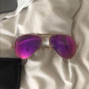 Polarized pink tented ray bans.